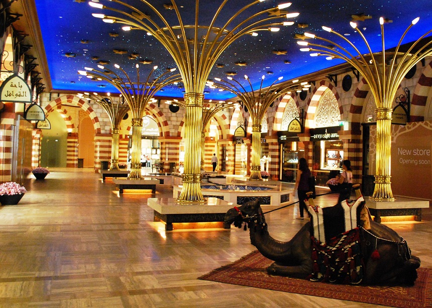 Tham quan chợ vàng Gold Souk khi đi du lịch Dubai