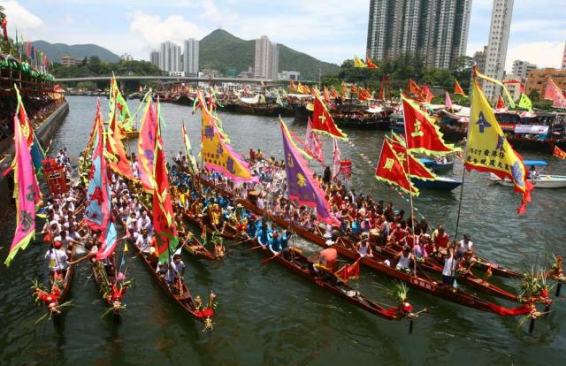 Khám phá nét đặc sắc trong lễ hội đua thuyền rồng tại Đài Loan
