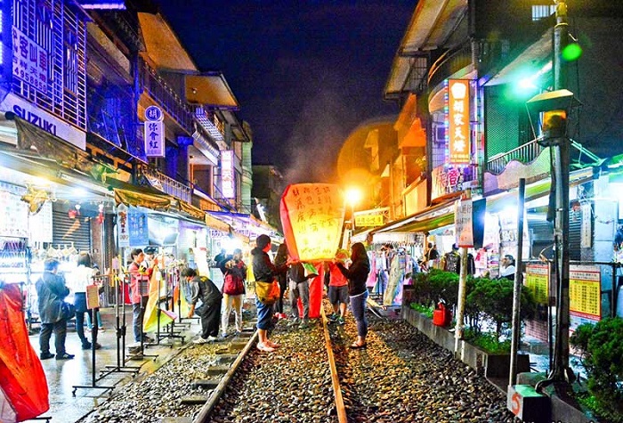 Thả đèn trời của làng cổ Thập Phần Đài Loan