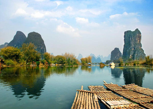Vẻ đẹp huyền ảo Hồ Bảo Phong