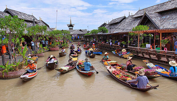 Chợ nổi 4 mùa ở Pattaya