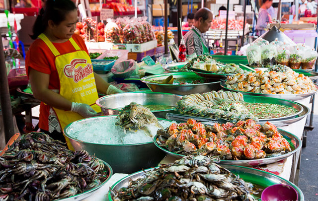 China Town bày bán vô số các món ăn đường phố của Thái Lan, Trung Quốc và của nhiều nước Đông Nam Á khác