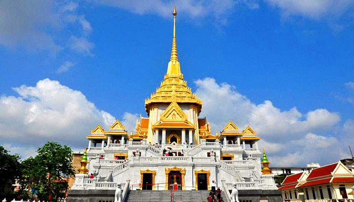 Chùa Phật Vàng – Ngôi chùa linh thiêng nhất trong tour Thái Lan