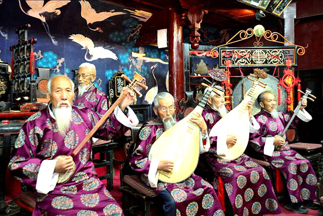 Chương trình hòa nhạc của người Naxi là buổi trình diễn thú vị, mới lạ mà bạn nên thưởng thức trong tour du lịch Trung Quốc của mình