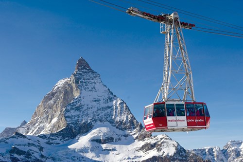  di chuyển bằng cáp treo để lên Matterhorn