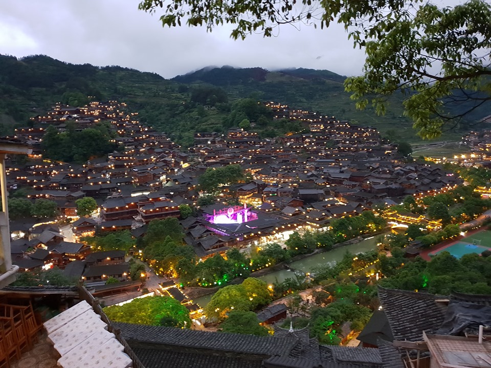 Vẻ đẹp làng Miêu, Tây Giang