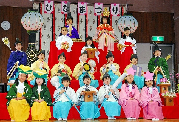 Lễ hội búp bê Hina Matsuri, Nhật Bản