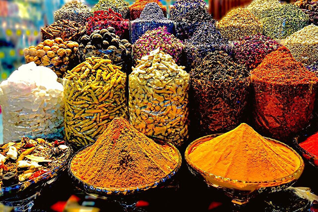 Chợ Spice Souk được mệnh danh là "Thiên đường gia vị" không thể bỏ lỡ trong tour du lịch Dubai