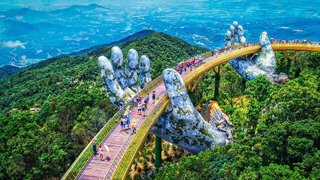 Cầu Vàng là điểm du lịch hấp dẫn mới tại Đà Nẵng