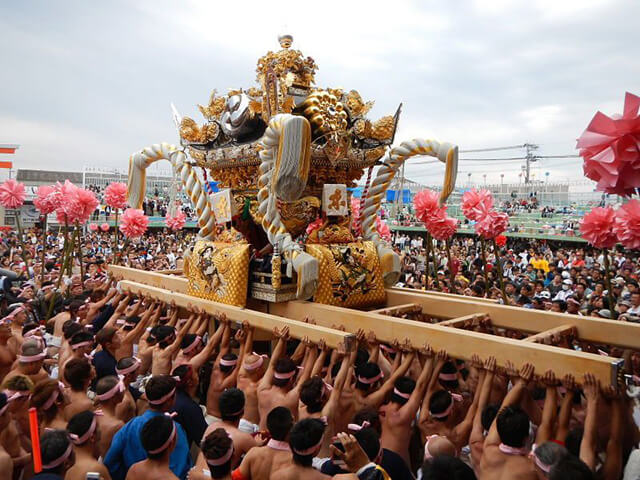 Lễ hội “đánh nhau” Kenka Matsuri là một trong những lễ hội đặc sắc của mùa thu Nhật Bản