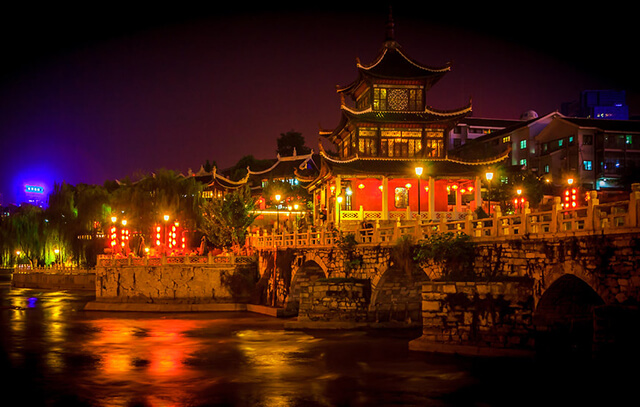 Vẻ đẹp lãng mạn, lộng lẫy của tháp Jiaxiu về đêm