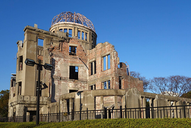 Cấu trúc đổ nát của Genbaku Dome sau vụ nổ kinh hoàng năm 1945 được bảo tồn nguyên vẹn cho đến ngày nay