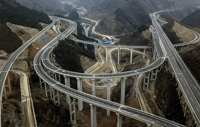 Vì cấu trúc phức tạp nên lái xe qua giao lộ Quý Châu Trung Quốc là nỗi ám ảnh với không ít tài xế khi lái xe qua đây