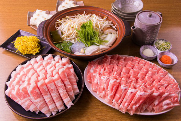 món lẩu sukiyaki