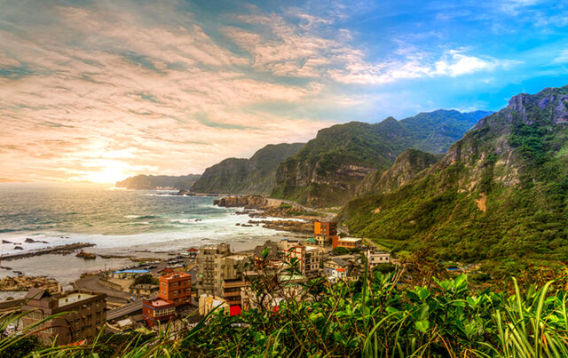 Đài Loan được mệnh danh là "đảo ngọc châu Á", thu hút bởi cảnh quan thiên nhiên mỹ lệ và nhịp sống nhộn nhịp