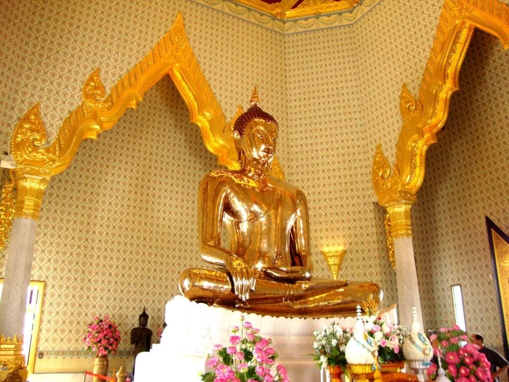 Tượng Phật Vàng