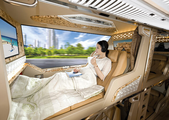 Đi du lịch Sapa bằng xe limousine cabin đem đến cho du khách những giây phút nghỉ ngơi thoải mái, dễ chịu