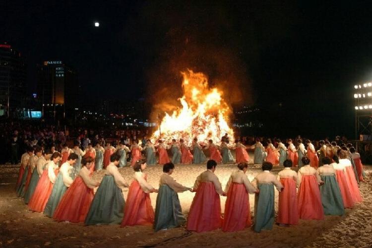 lễ hội Lửa ở đảo Jeju