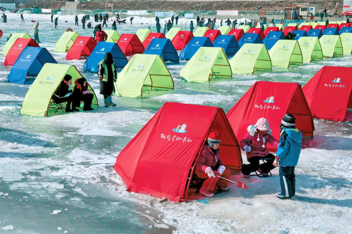 Lễ hội câu cá trên băng tại Pyeongchang
